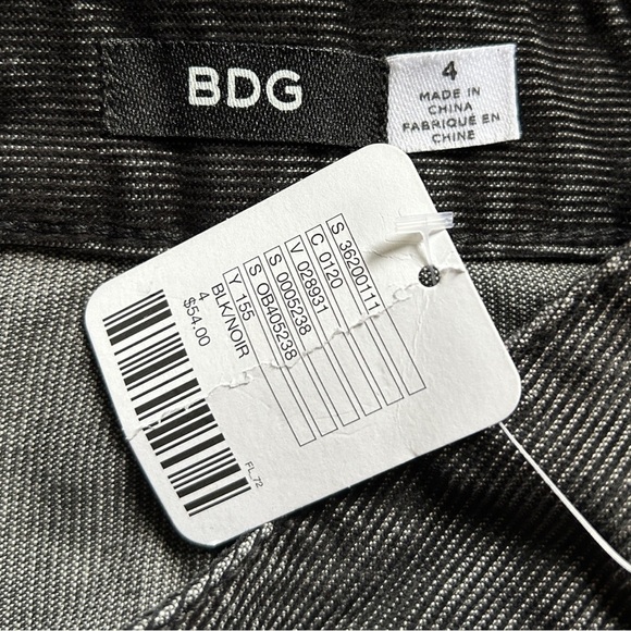 BDG Urban Outfitters Black Denim Button-Front Mini Skirt NWT Size 4 - Picture 3 of 8